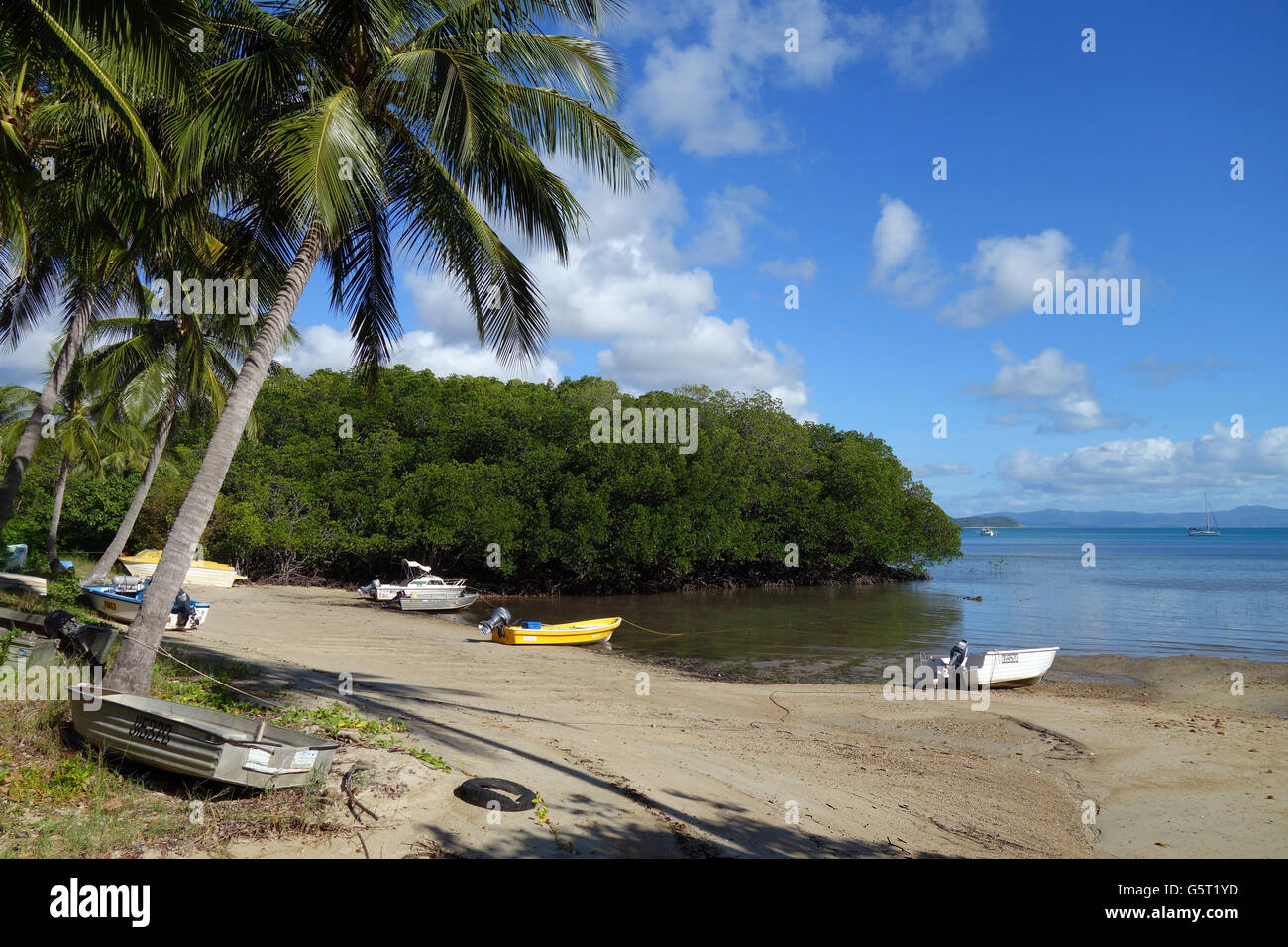 Boote am Strand von Portland Roads, Cape-York-Halbinsel, Queensland