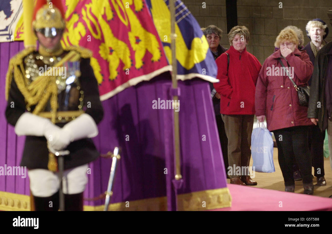 Königin-Mutter Lügen im Zustand Stockfoto
