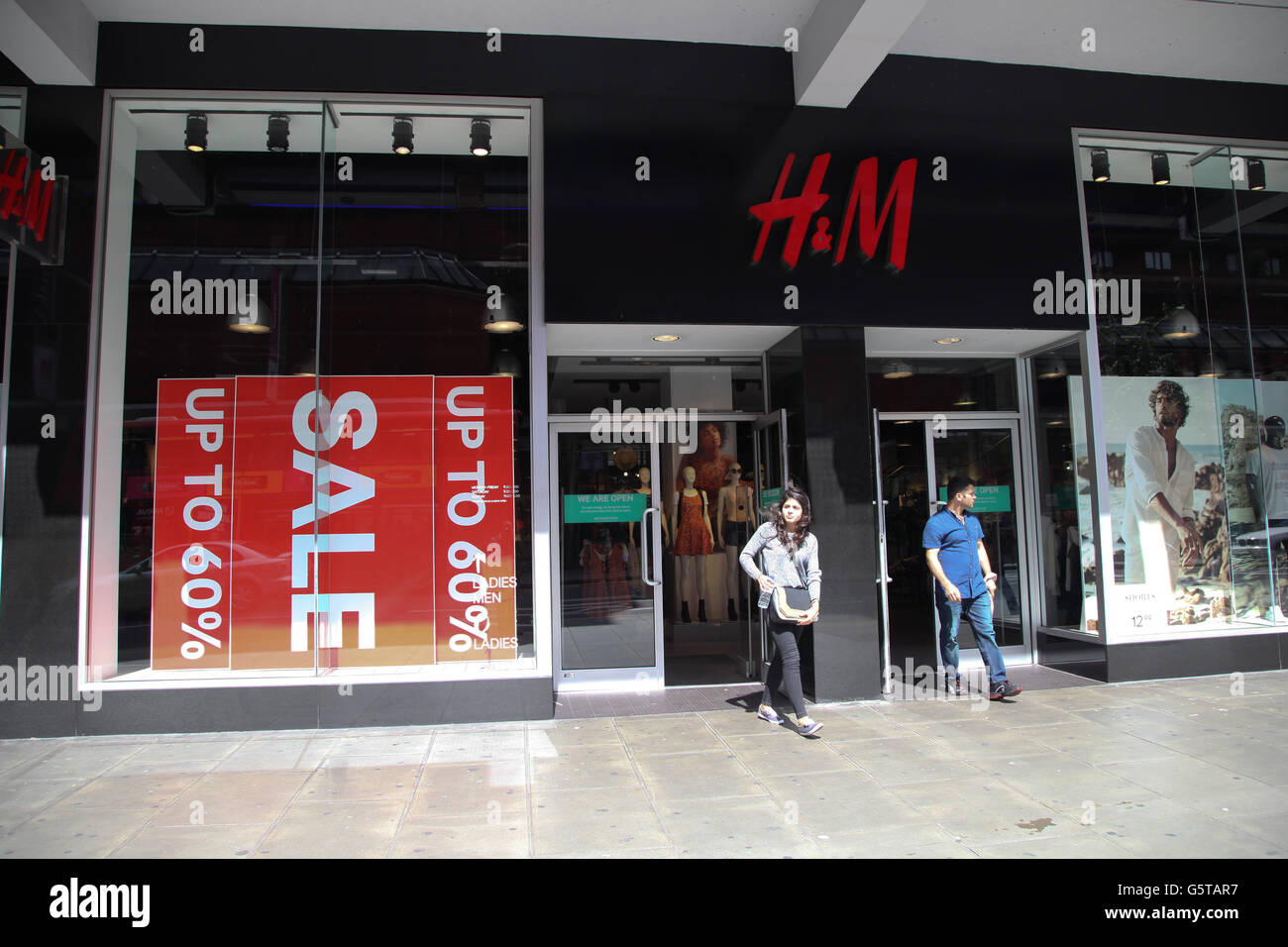 Sonderangebot in H & M Shop, Wood Green, Nord-London 20. Juni 2016 Stockfoto