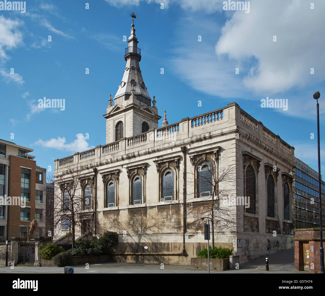 St Nicholas Cole Abbey, Kirche in der City of London; außen Stockfoto