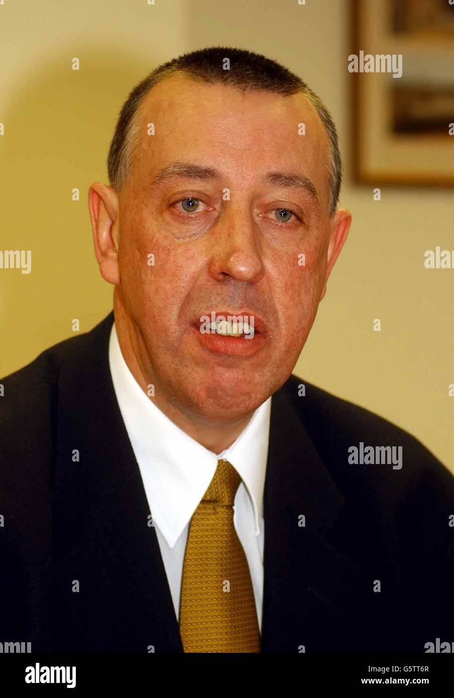 DCI Tom Coughlan, Offizier, der für die Untersuchung des Mordes an Rentner Kenneth Pritchard verantwortlich ist, spricht auf einer Pressekonferenz auf Wolverhampton's Polizeistation in der Bilston Street. Der 84-Jährige wurde vor seiner Frau von Einbrechern zu Tode geprügelt. * nach einer Pause in ihrer Wohnung in Penn Fields, Wolverhampton. Stockfoto