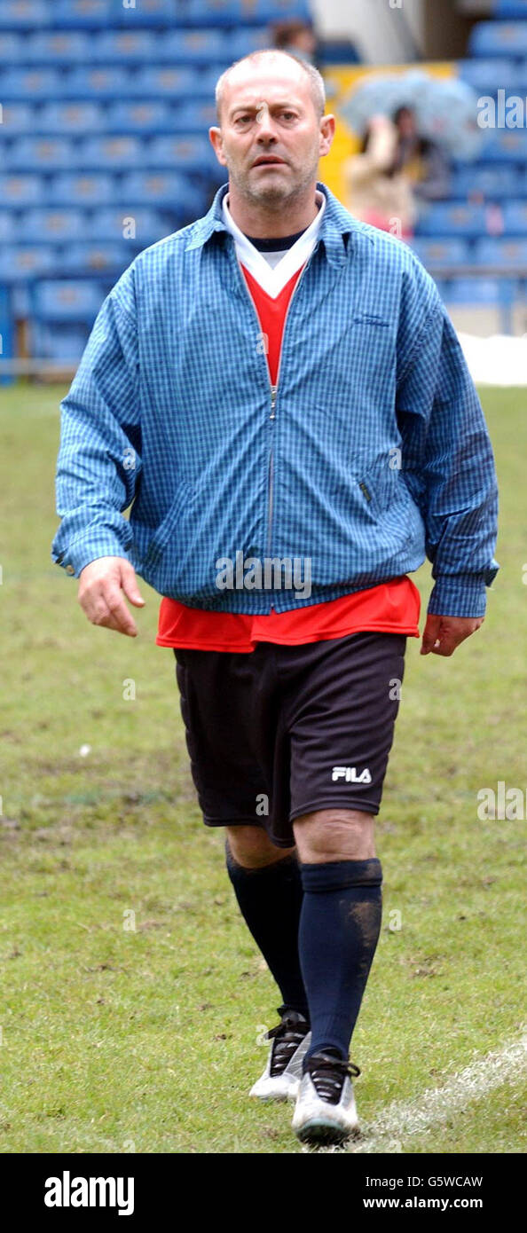 Keith Allen beim Music Industry Soccer Six-Fußballturnier auf dem Chelsea Stamford Bridge-Fußballplatz in London. Stockfoto