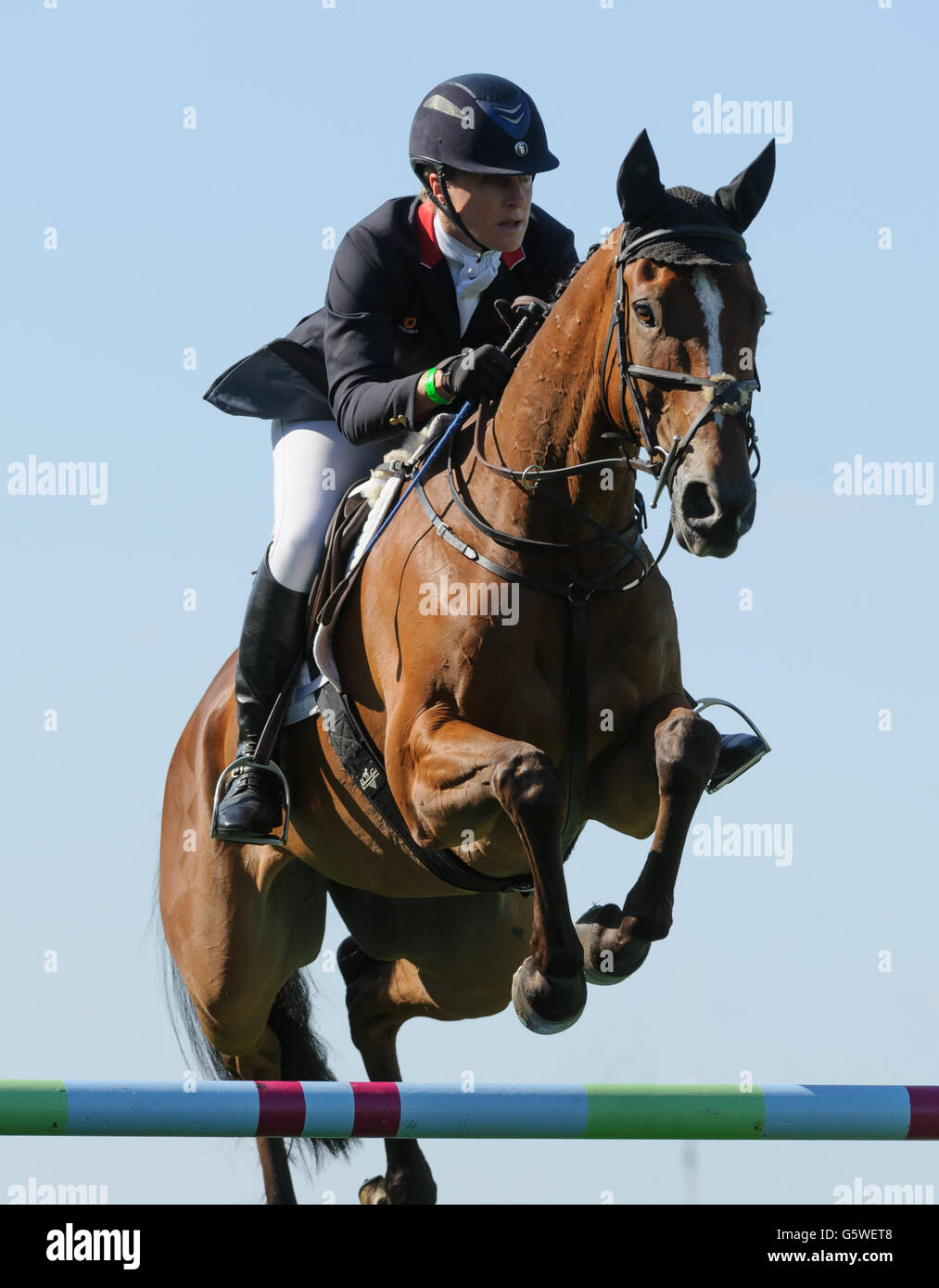Tina Koch und STAR Zeuge - Springreiten Phase - Land Rover Burghley Horse Trials, 6. September 2015. Stockfoto