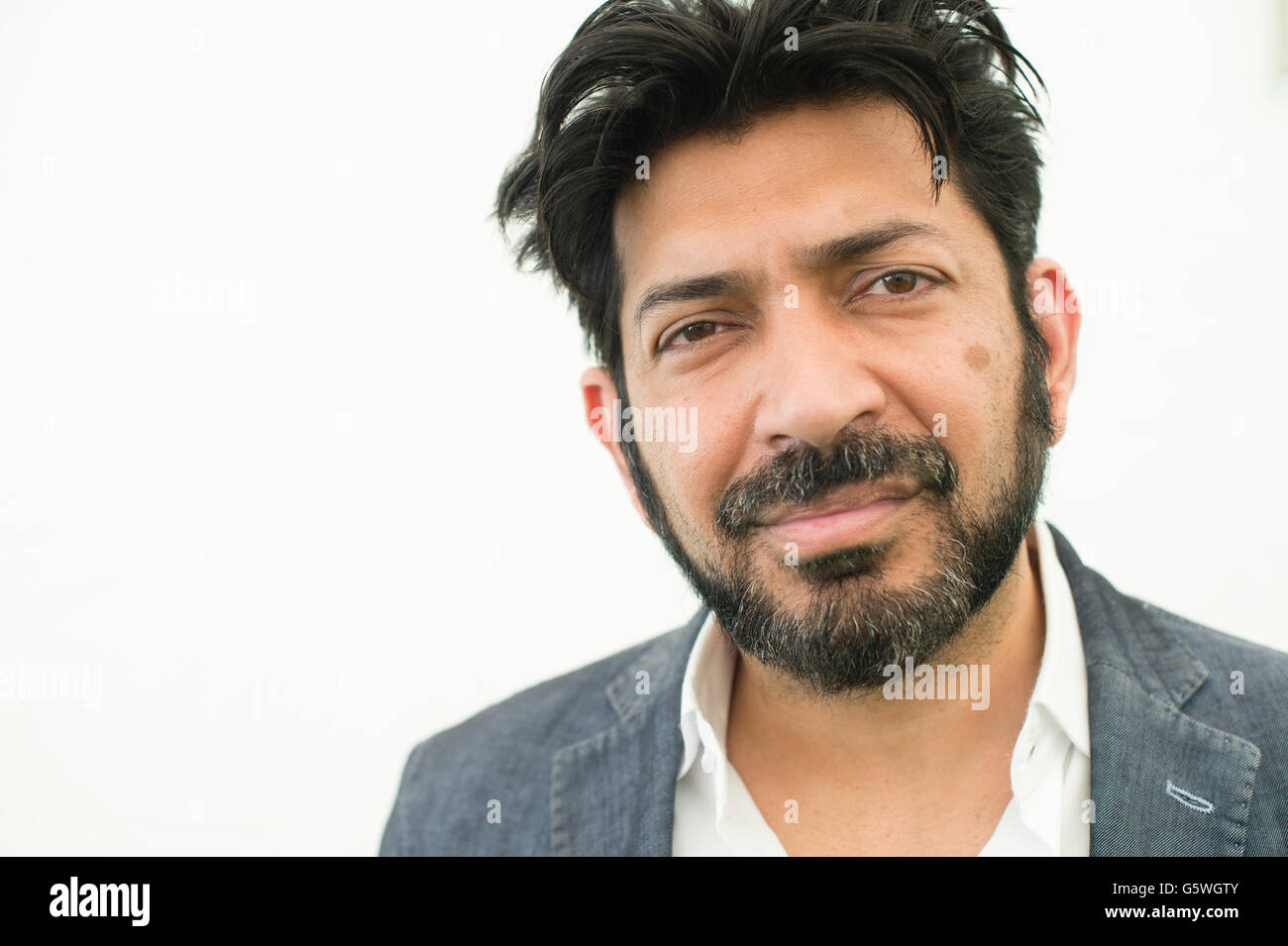 Siddhartha Mukherjee, indische geborene amerikanische Arzt, Wissenschaftler und Schriftsteller am bekanntesten für seine 2010 Buch, The Kaiser alle Krankheiten: A Biography of Cancer, die den Pulitzer-Preis 2011 für General Non-Fiction ausgezeichnet wurde. Autor von "das gen: eine intime Geschichte" das Hay-Festival der Literatur und der Künste, Hay on Wye, Powys, Wales UK, Sonntag, 5. Juni 2016 Stockfoto