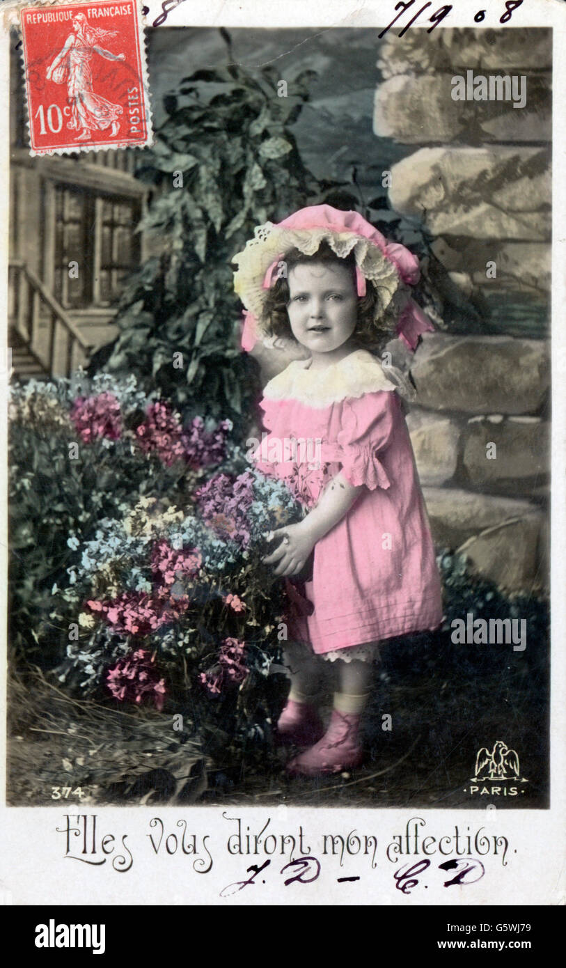 Kitsch / Karten / Souvenir, 'Elles vous diront mes affections' (sie zeigen dir meine Zuneigung), Kind mit Blumen, farbige Ansichtskarte, Paris, um 1910, Zusatzrechte-Clearences-nicht vorhanden Stockfoto