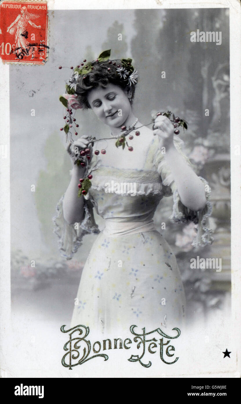 Kitsch / Karten / Souvenir, 'Bonne Fete' (Happy Holidays), Frau mit Girlande, farbige Ansichtskarte, Etoile, Paris, um 1910, Zusatzrechte-Clearences-nicht vorhanden Stockfoto