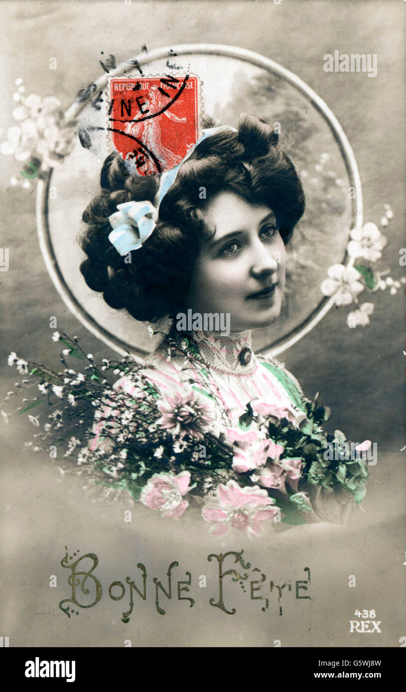 Kitsch / Karten / Souvenir, 'Bonne Fete' (Happy Holidays), Frau mit Blumen, farbige Ansichtskarte, Etoile, Paris, um 1910, Zusatzrechte-Clearences-nicht vorhanden Stockfoto