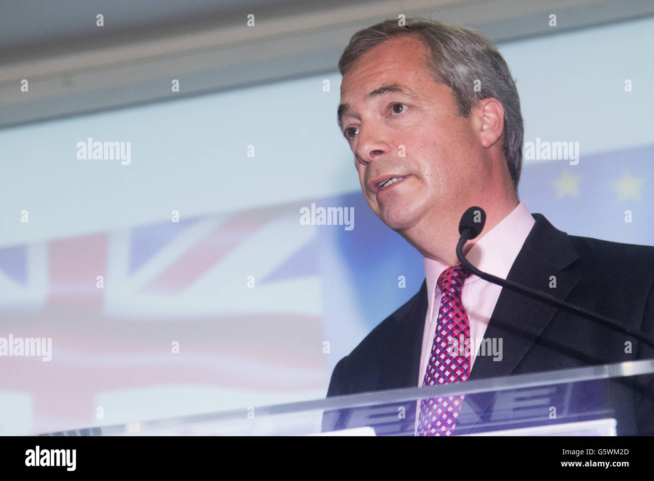 Emmanuel Centre, Westminster, London, 22. Juni 2016. Die UKIP Führer und lautstarken Anti-EU-Kämpferin Nigel Farage liefert seine fi Stockfoto