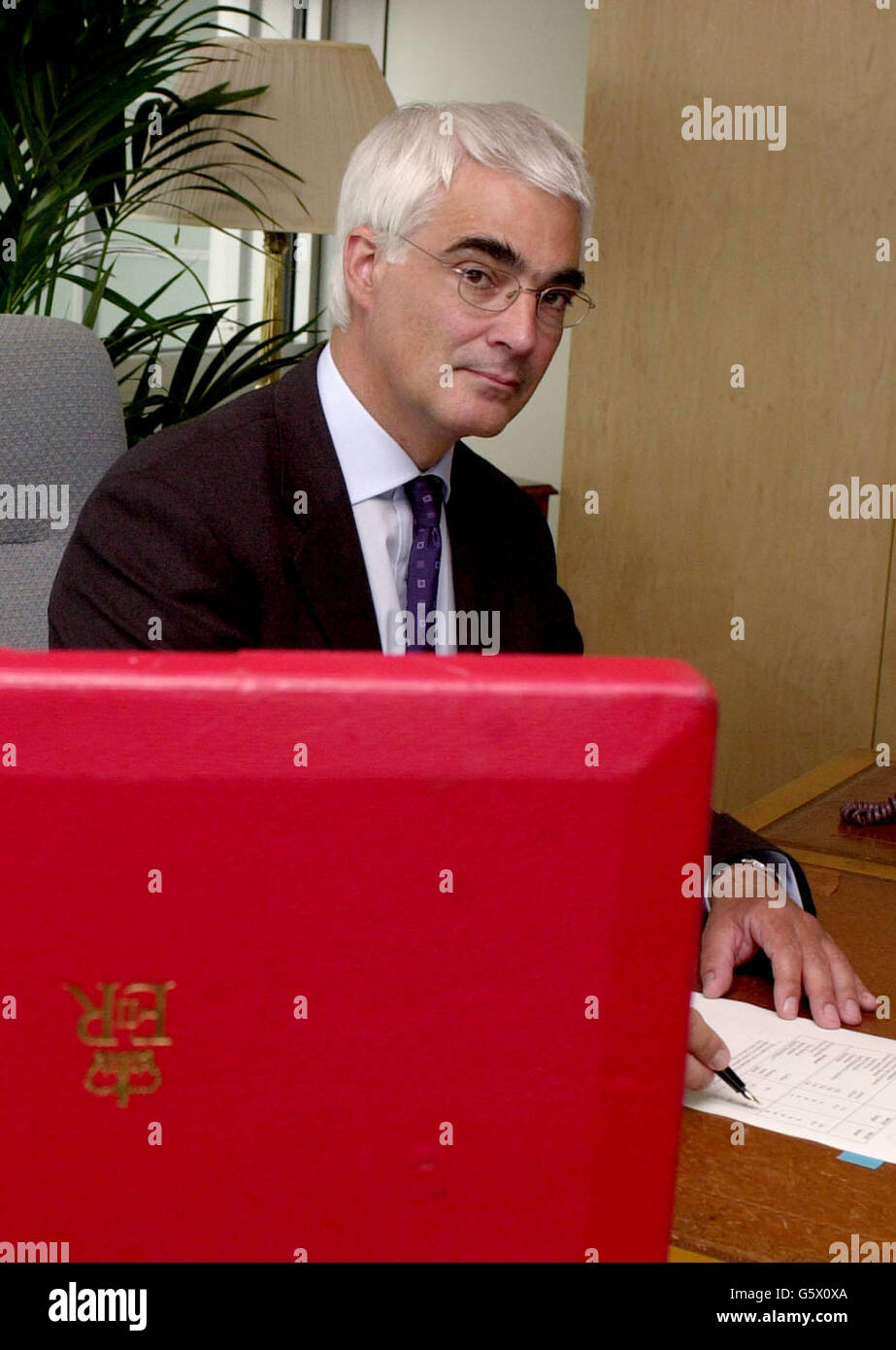 Neuer Verkehrssekretär Alistair Darling im Londoner Verkehrsministerium. Herr Darling übernimmt die Funktion von Stephen Byers, der zurückgetreten ist. Stockfoto