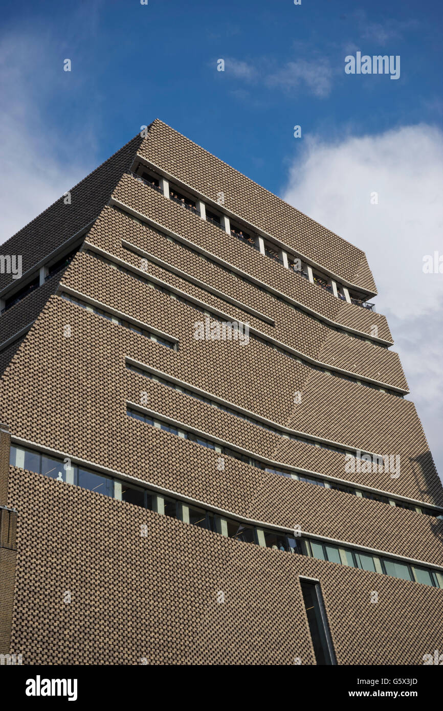 Blick auf die neue Tate Modern Switch House Erweiterung am Eröffnungswochenende. London.UK Stockfoto