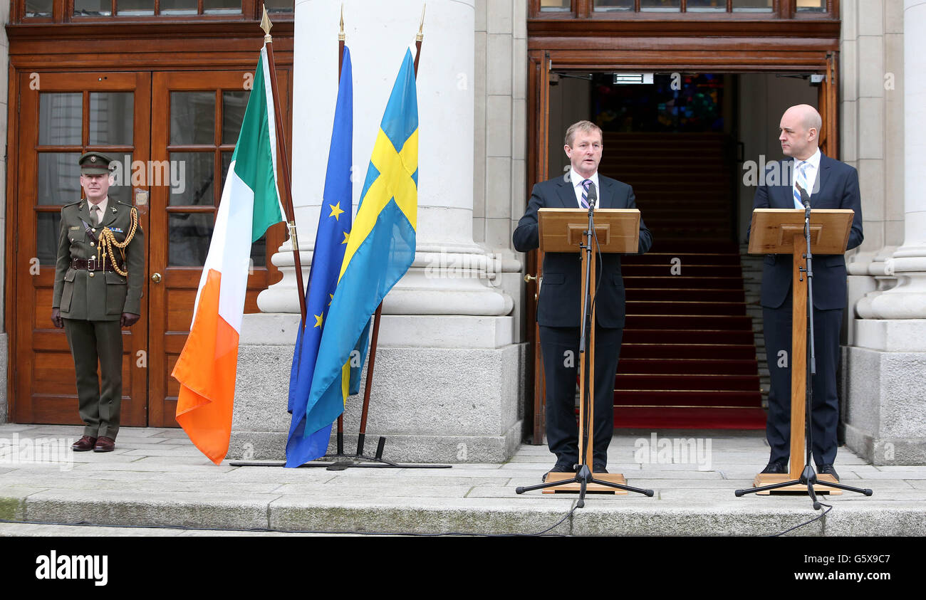 Taoiseach Enda Kenny trifft sich heute in den Regierungsgebäuden in Dublin mit dem schwedischen Premierminister Fredrik Reinfeldt. Stockfoto