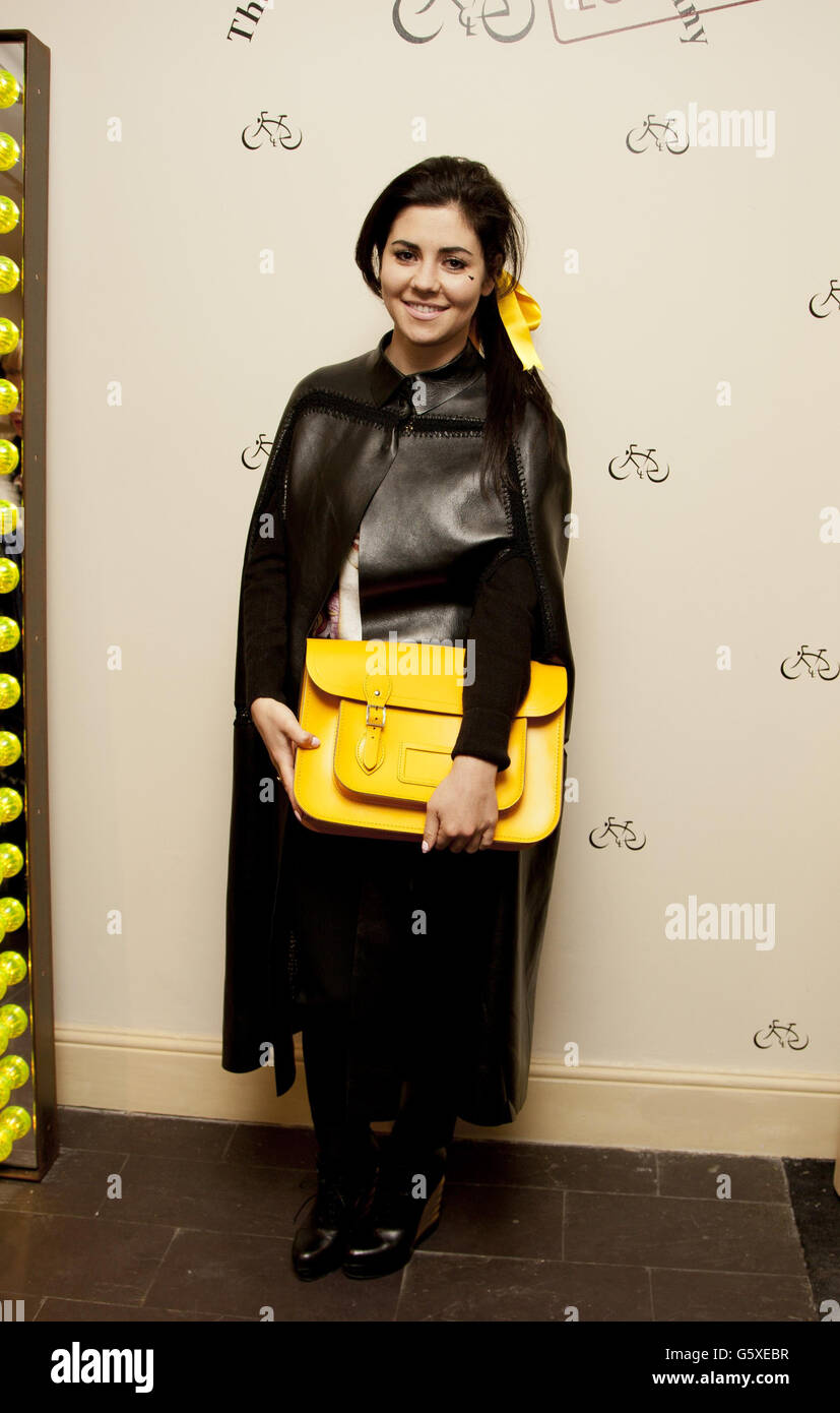 Cambridge satchel company Fotos und Bildmaterial in hoher Auflösung