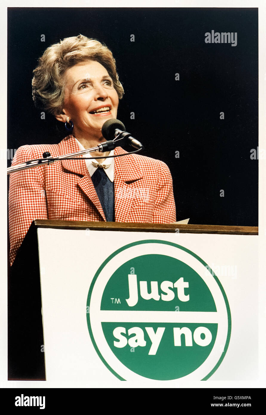 "Just Say No" Anti-Drogen-Kampagne, dem Motto wurde erstellt und von First Lady Nancy Reagan gezeigt hier eine Rede während einer Kundgebung in Los Angeles, Kalifornien am 13. Mai 1987 während einer nationalen "Just Say No" Woche verfochten. Siehe Beschreibung für mehr Informationen. Stockfoto