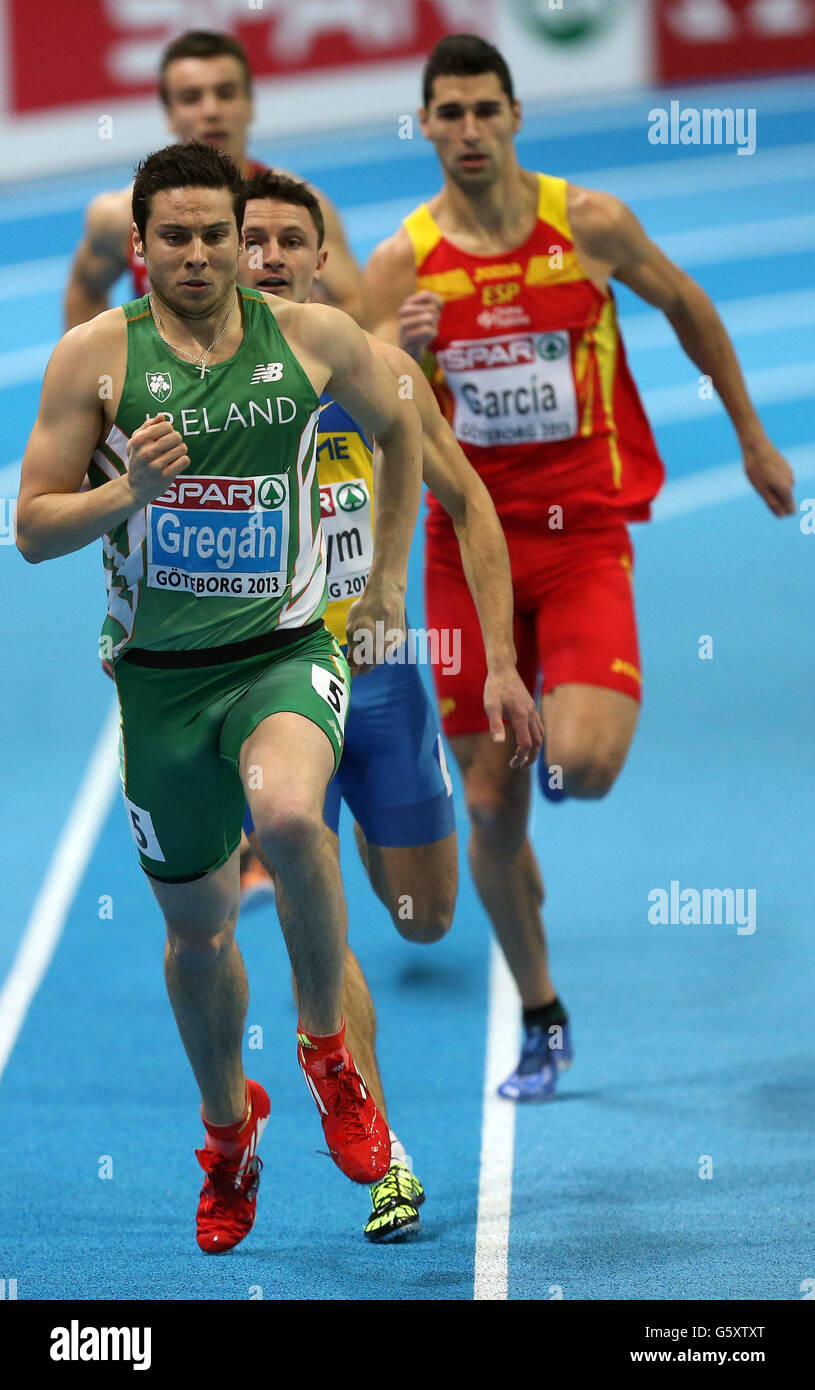 Der irische Brian Gregan tritt am ersten Tag der Halleneuropameisterschaft in der Scandinavium Arena in Göteborg, Schweden, in der 400-Meter-ersten Runde der Männer an. Stockfoto