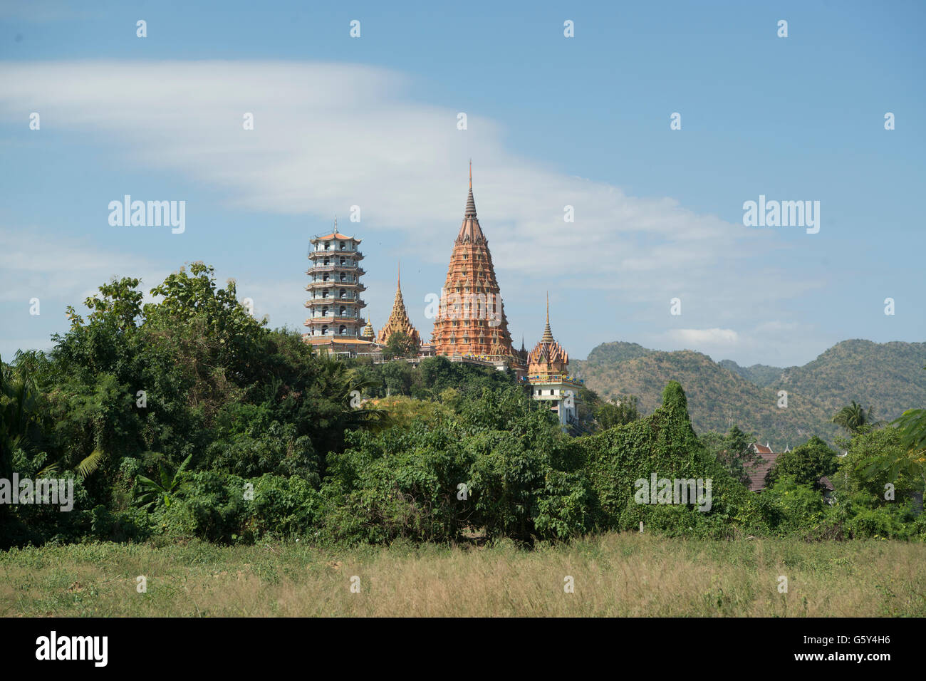 der Wat Tham Sua in der Nähe der Stadt Kanchanaburi in Zentral-Thailand in Südostasien. Stockfoto