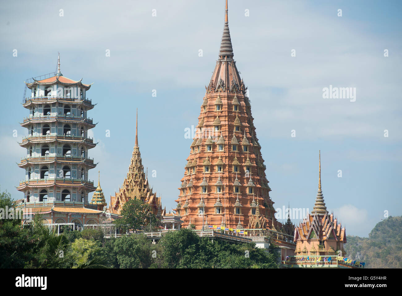 der Wat Tham Sua in der Nähe der Stadt Kanchanaburi in Zentral-Thailand in Südostasien. Stockfoto