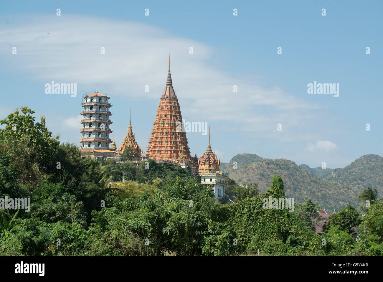 der Wat Tham Sua in der Nähe der Stadt Kanchanaburi in Zentral-Thailand in Südostasien. Stockfoto
