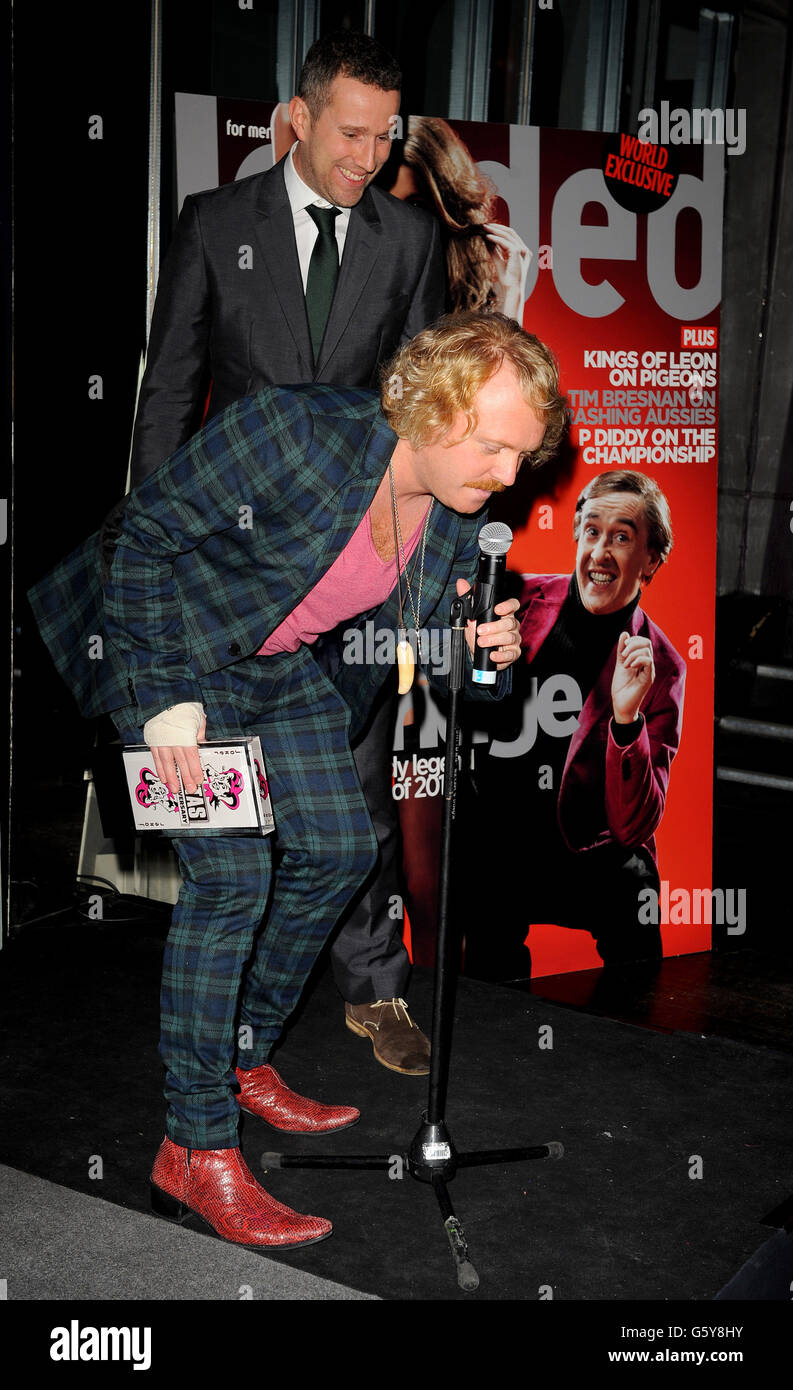 Keith Lemon gewinnt den Best Panel Show Award für Celebrity Juice, der von Max Rushden bei den Loaded Lafta Awards im Sway Club in London verliehen wird. Stockfoto