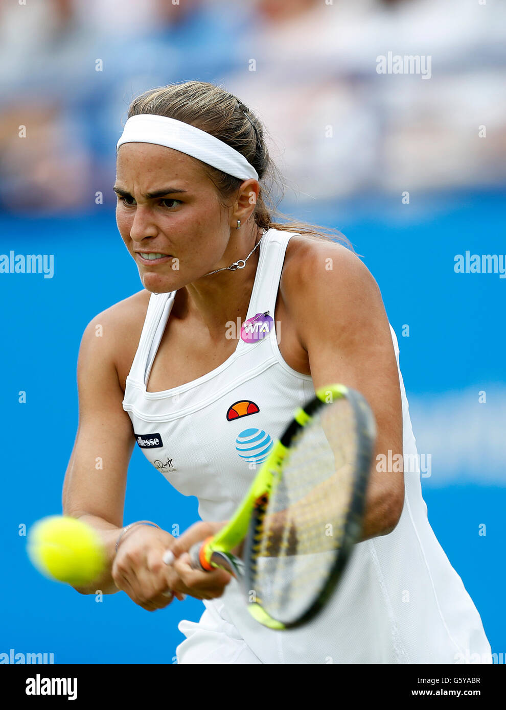 Puerto Rico Monica Puig in Aktion tagsüber drei 2016 AEGON International in Devonshire Park, Eastbourne. PRESSEVERBAND Foto. Bild Datum: Mittwoch, 22. Juni 2016. PA-Geschichte-TENNIS-Eastbourne zu sehen. Bildnachweis sollte lauten: Steve Paston/PA Wire. Einschränkungen: Nur zur redaktionellen Verwendung, nicht für kommerzielle Zwecke ohne vorherige Genehmigung kontaktieren Sie PA Bilder für weitere Informationen: Tel: + 44 (0) 115 8447447. Stockfoto