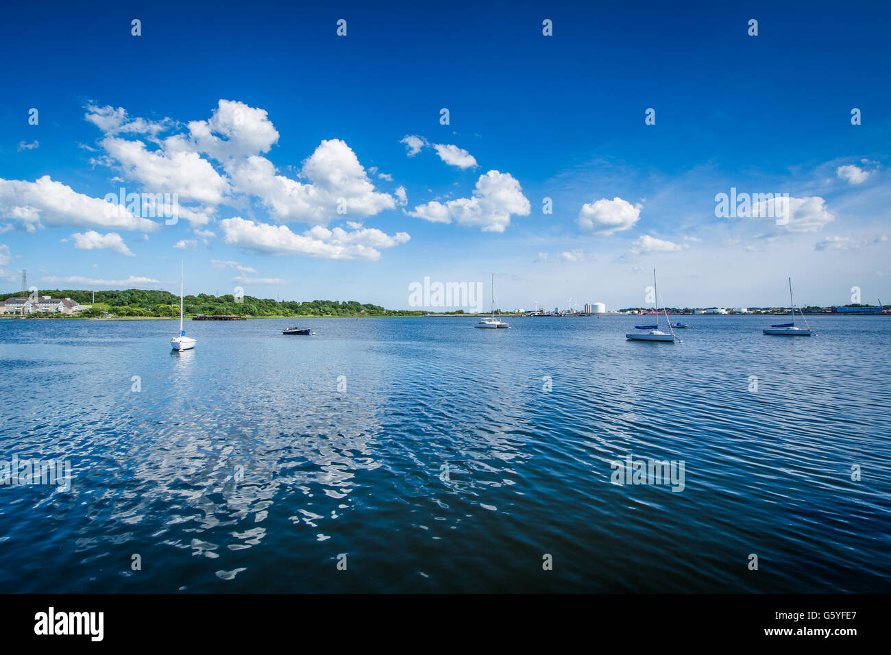 Boote im Fluss Seekonk, in Providence, Rhode Island. Stockfoto