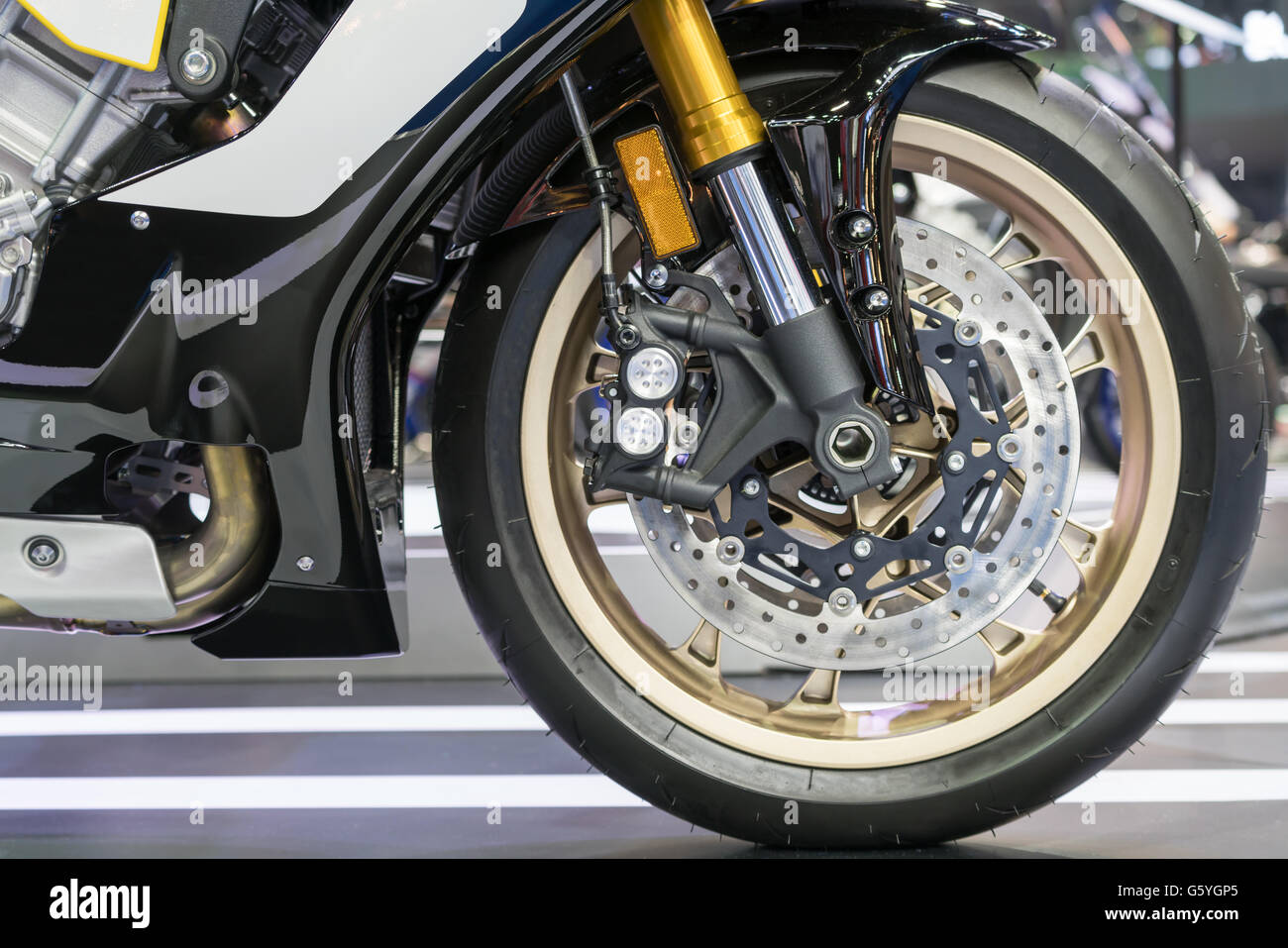 Federung und Scheibenbremse System der modernen Motorrad Vorderrad Stockfoto