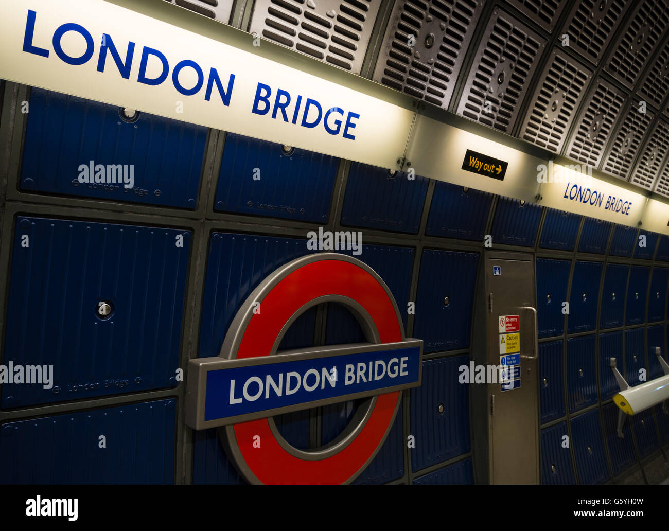 London Bridge u-Bahn-Schild in der Londoner u-Bahn Stockfoto