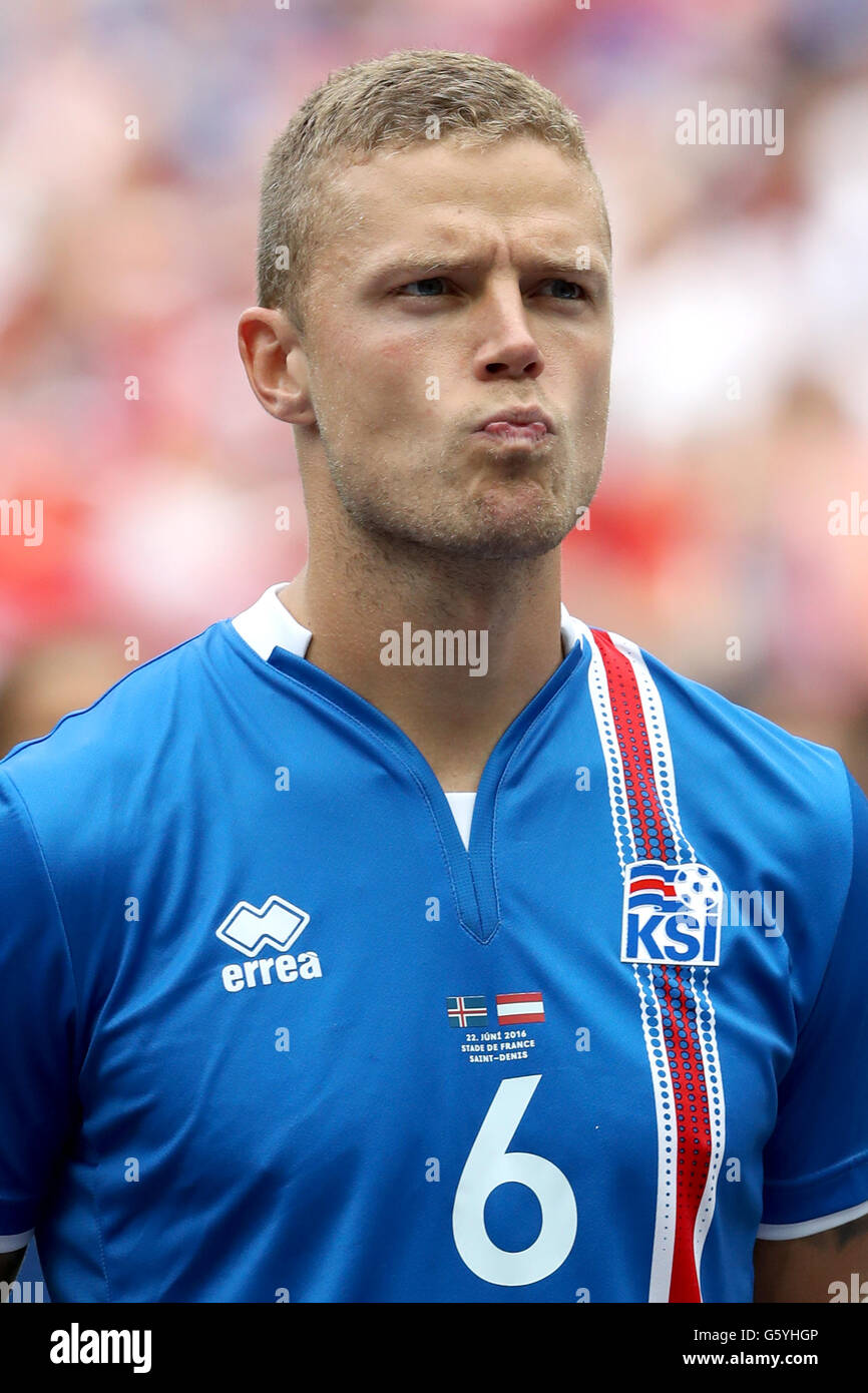 Islands Ragnar Sigurdsson Wahrend Der Euro 2016 Gruppe F Spiel Im Stade De France Paris Presseverband Foto Bild Datum Mittwoch 22 Juni 2016 Pa Geschichte Fussball Island Zu Sehen Bildnachweis Sollte Lauten Owen