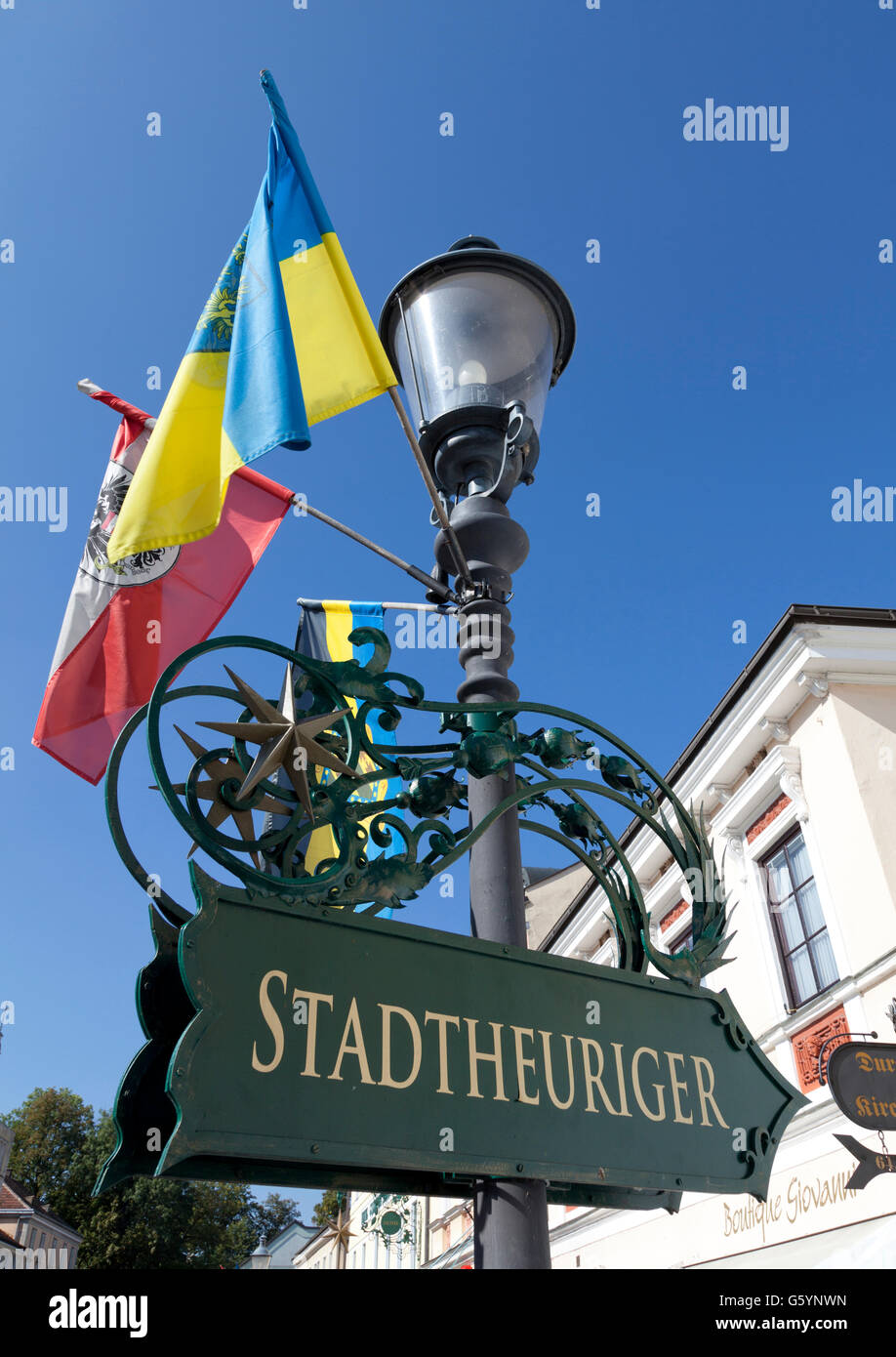 Wegweiser zur Stadtheuriger Wein Taverne in Gmünd, Waldviertel, Wald-Viertel, Niederösterreich, Österreich Stockfoto