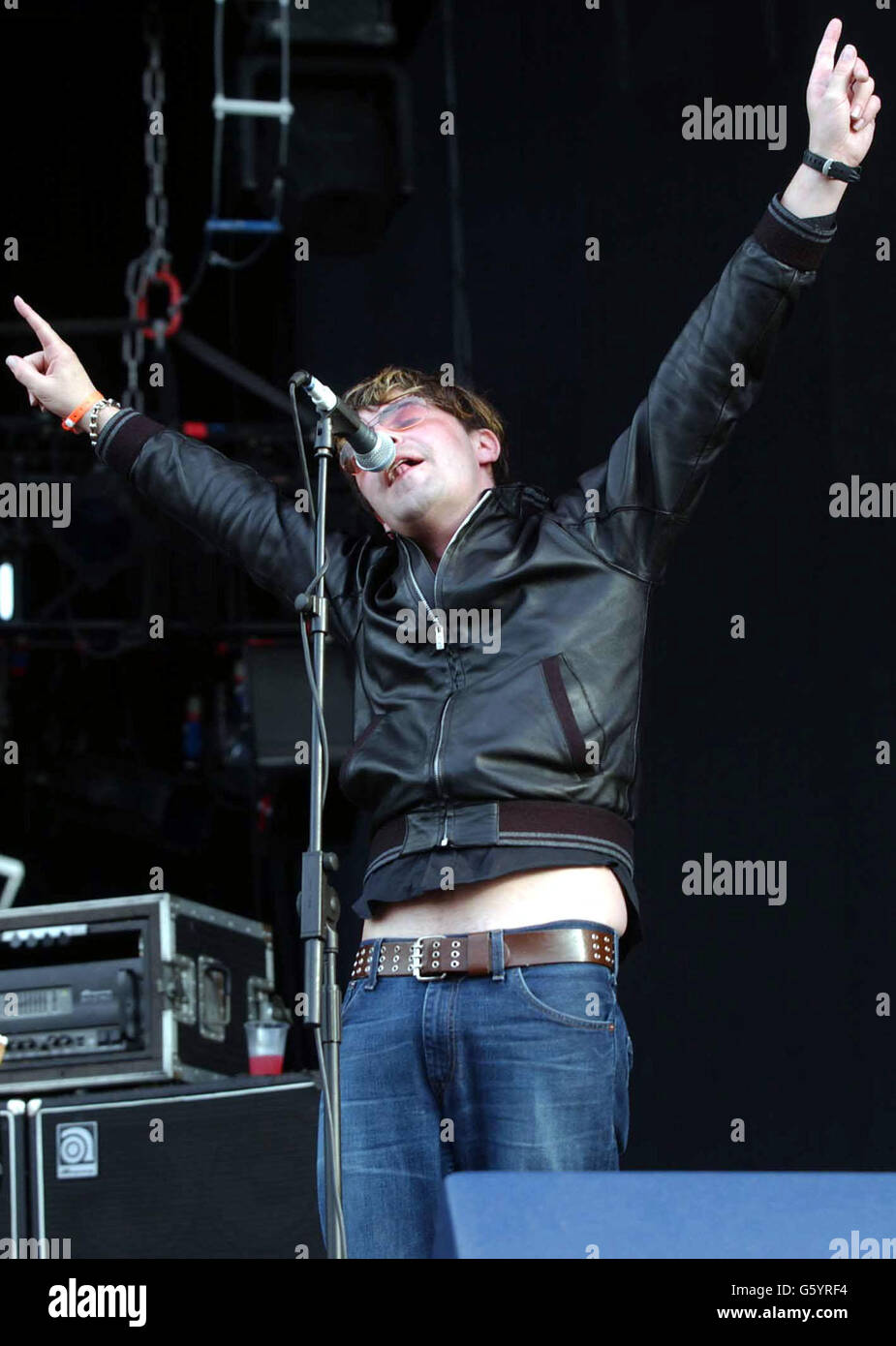 Tim Burgess von den Scharlatanen auf der Bühne im Londoner Finsbury Park. Stockfoto