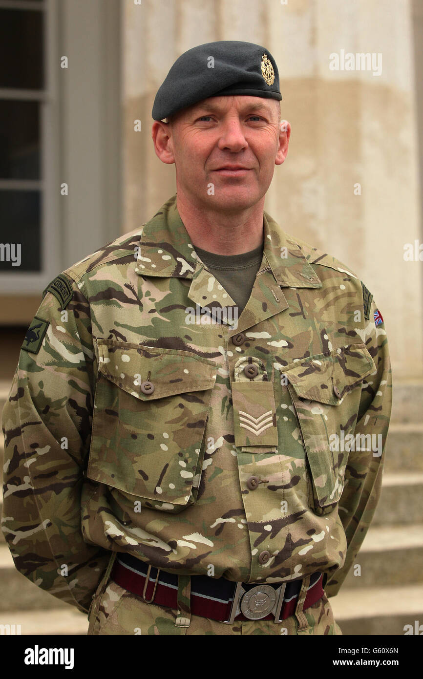 Sergeant Roy Geddes, 43, aus Elgin, Monmouthshire, vom RAF-Regiment, Erhält das Militärkreuz, nachdem gesagt wird, er habe „den Geist seiner Männer angezündet“, als Camp Bastion angegriffen wurde - obwohl er im Knie verletzt wurde, nachdem eines seiner Fahrzeuge von einer Raketengranate getroffen wurde. Stockfoto