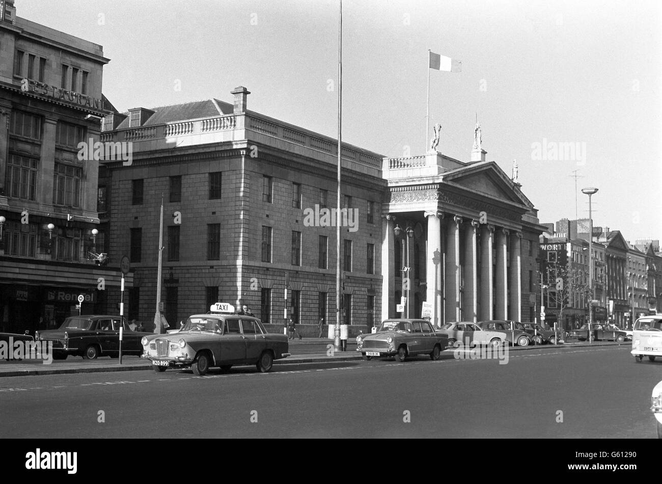 Wahrzeichen - O'Connell Street - Dublin. Ein Blick auf das General Post Office in der O'Connell Street, Dublin. Stockfoto