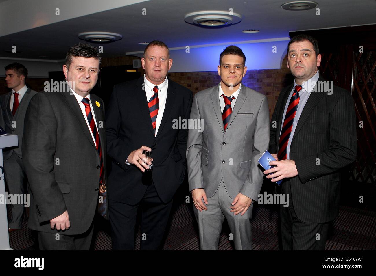 Fußball - The Football League Awards 2013 - The Brewery - London. Gäste posieren für Fotos bei den Football League Awards Stockfoto