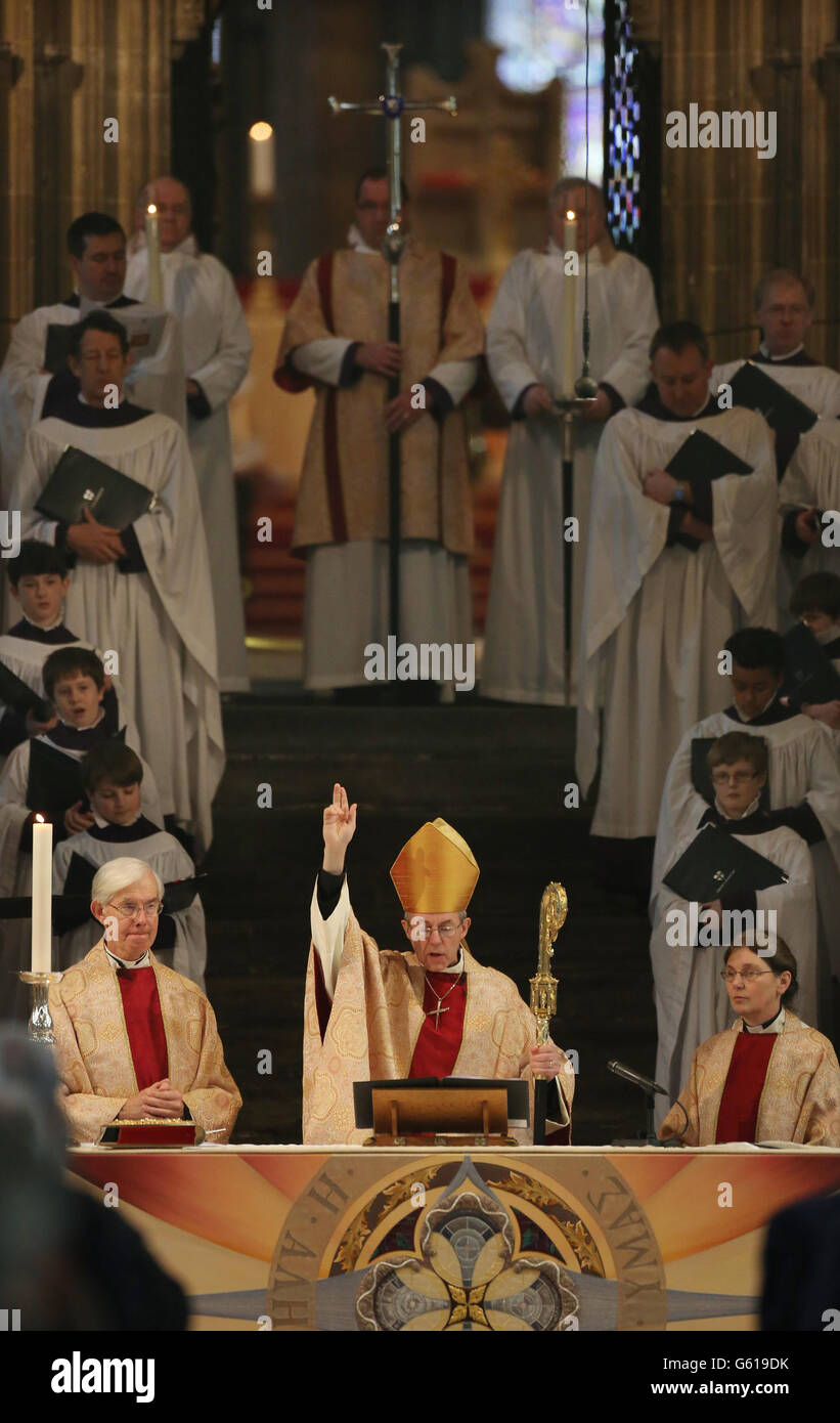 Der Erzbischof von Canterbury, der Hochwürdigste Justin Welby, während des Osterdienstes in der Kathedrale von Canterbury, Kent. Stockfoto