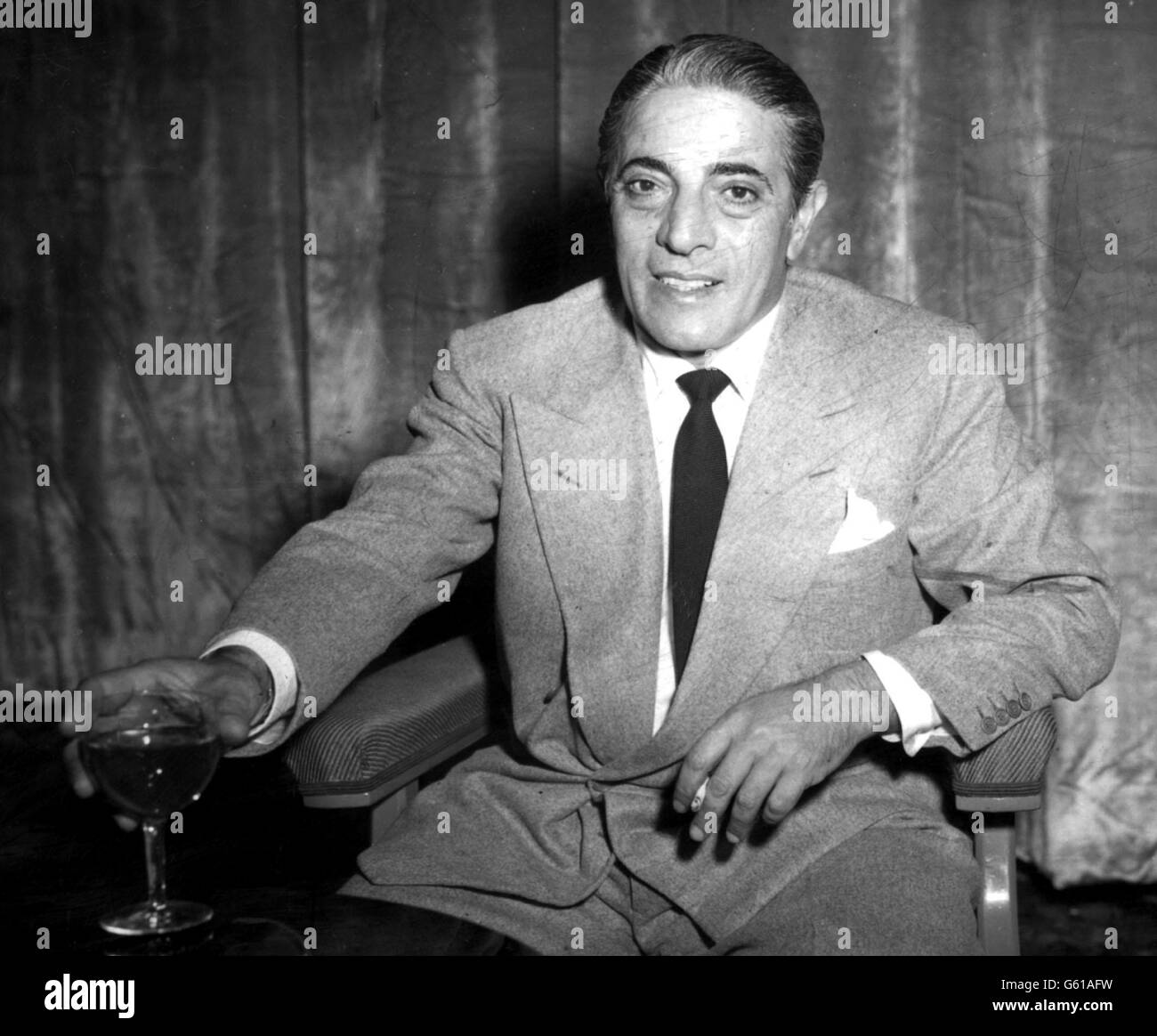 Herr Aristoteles Onassis Schwarzwei Stockfotos Und bilder Alamy herr-aristoteles-onassis-schwarzwei-stockfotos-und-bilder-alamy