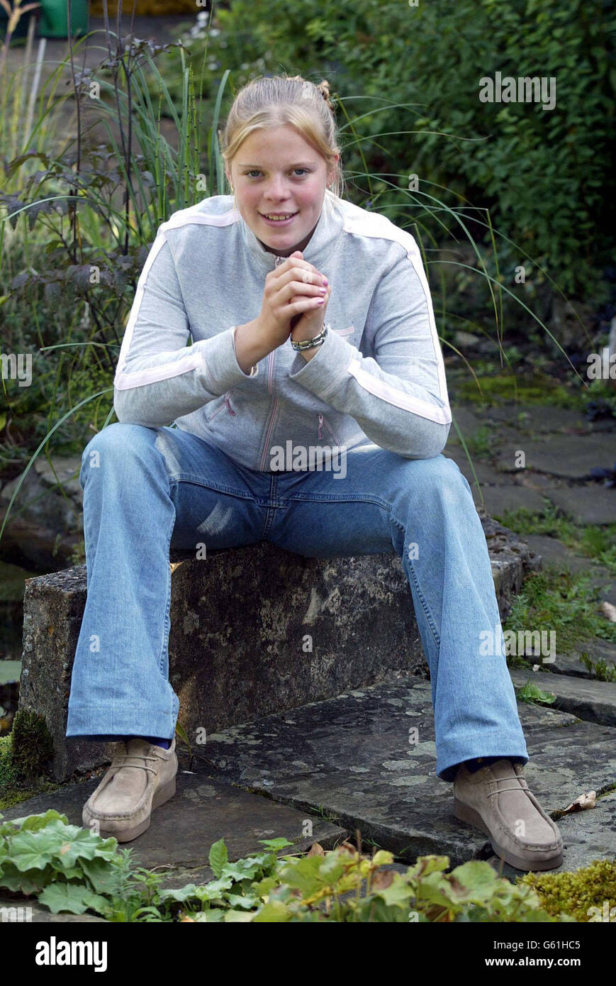 Neues Bild ausgestellt am Samstag, 21. September 2002 von Gemma Dowler - Schwester von Milly - in Walton an der Themse. Millys Überreste wurden sechs Monate, nachdem sie aus Walton auf der Themse verschwunden war, im Wald gefunden. Stockfoto