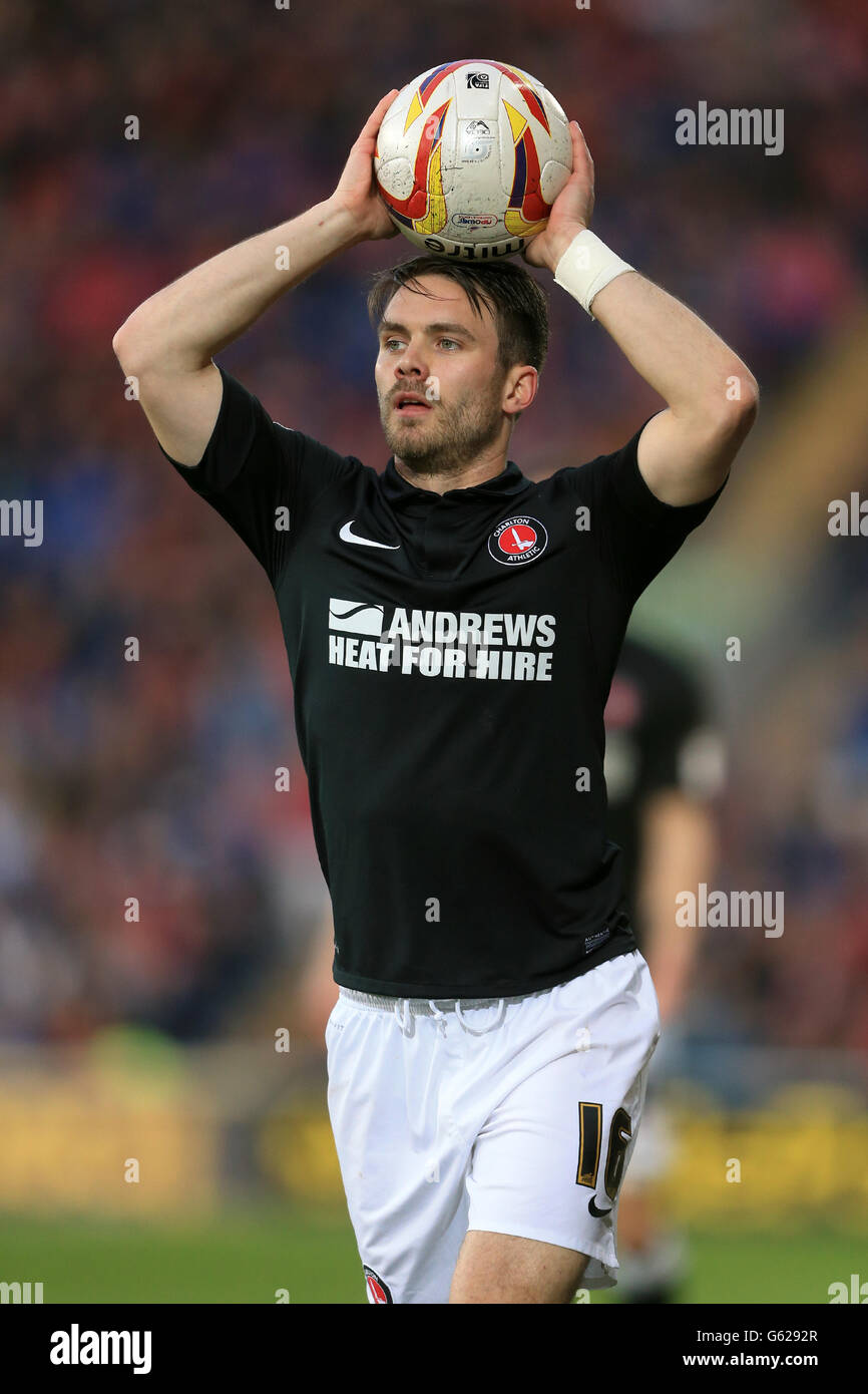 Fußball - npower Football League Championship - Cardiff City / Charlton Athletic - Cardiff City Stadium. Rhoys Wiggins von Charlton Athletic spielt mit Stockfoto