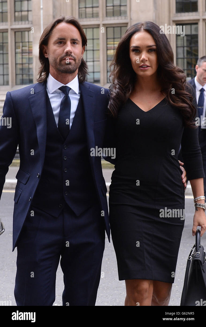 Tamara Ecclestone trifft heute mit Jay Rutland am High Court in London ein, wo sie einen Ex-Freund verklagt, der versucht hat, sie zu erpressen. Stockfoto