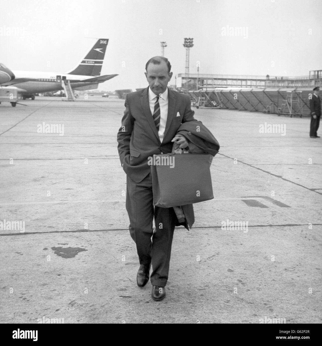 Politik - Kenias ehemaliger Stellvertretender Polizeichef - Ian Henderson - London Flughafen Stockfoto