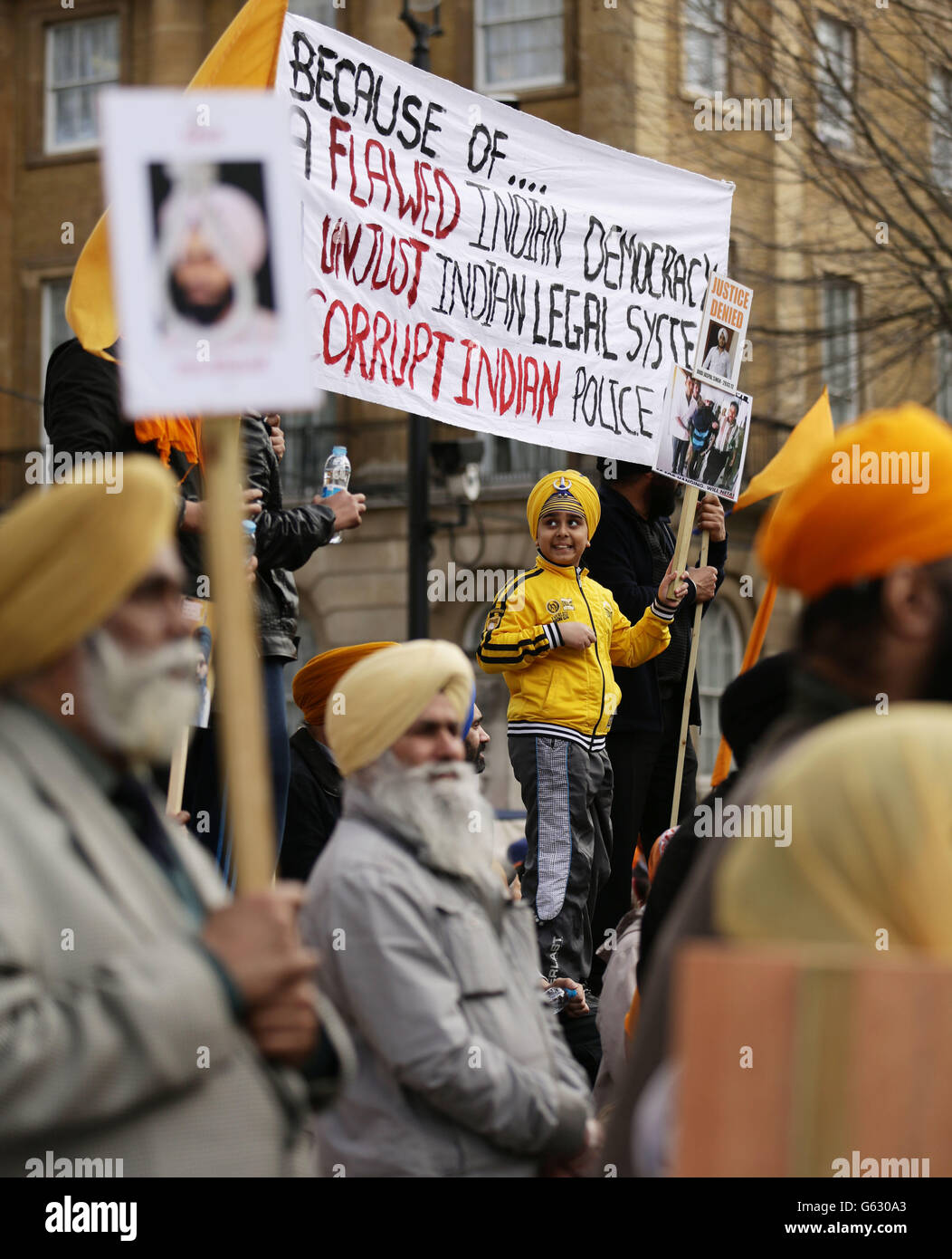 Protest der Federation of Sikh Organizations UK gegen die Todesstrafe für Professor Davinderpal Singh Bhullar - der vom Obersten Gerichtshof Indiens zum Tode verurteilt wurde - gegenüber der Downing Street im Zentrum von London. Stockfoto