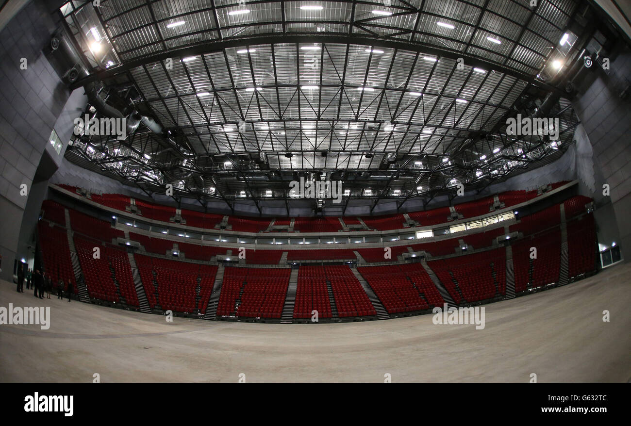 Allgemeine Ansichten des Innenraums der neuen Leads Arena während der Übergabe durch den Stadtrat von Leeds an die SMG Europe. Die Arena wurde vom Billboard Magazin in diesem Jahr als aufregendste neue Spielstätte weltweit ausgezeichnet. Stockfoto