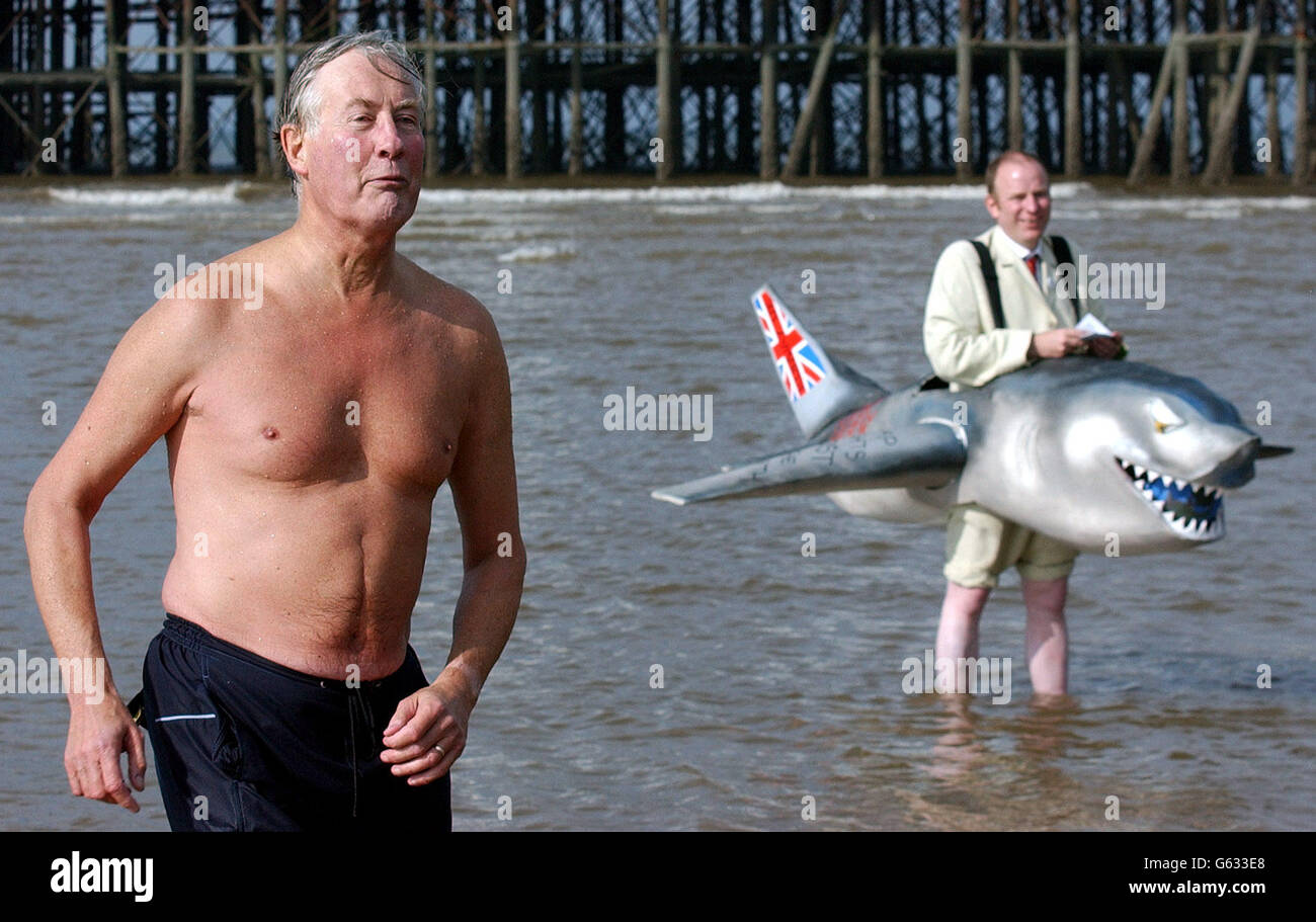 Michael Meacher schwimmen Blackpool Stockfoto