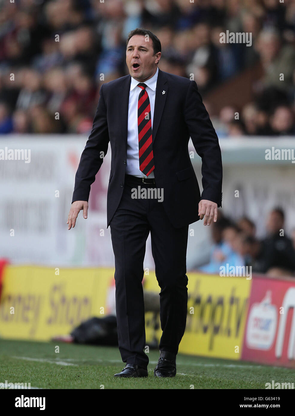 Cardiffs Manager Malky Mackay schreit auf die Touchline Stockfoto