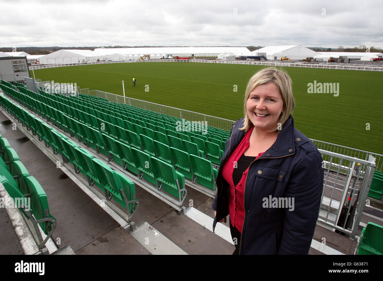 Rhonda Geary, Operations Director, in der neuen Arena für die Balmoral-Show, in ihrer neuen Heimat, dem Gelände des ehemaligen Gefängnisses von Maze. Stockfoto