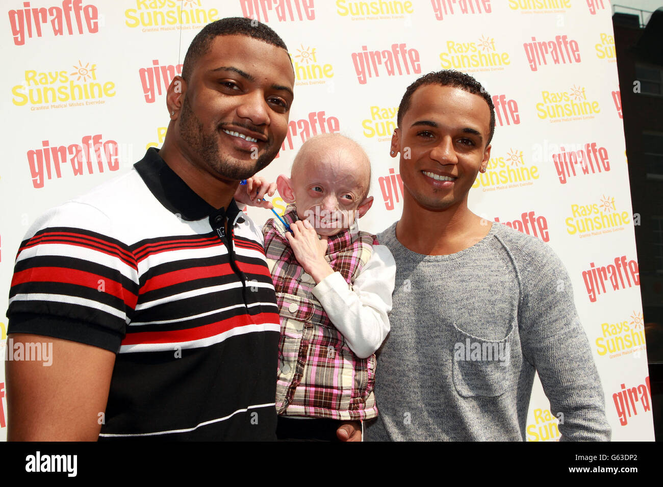 Jls Und Louis Smith Beim Fruhstuck Fur Kinder Stockfotografie Alamy