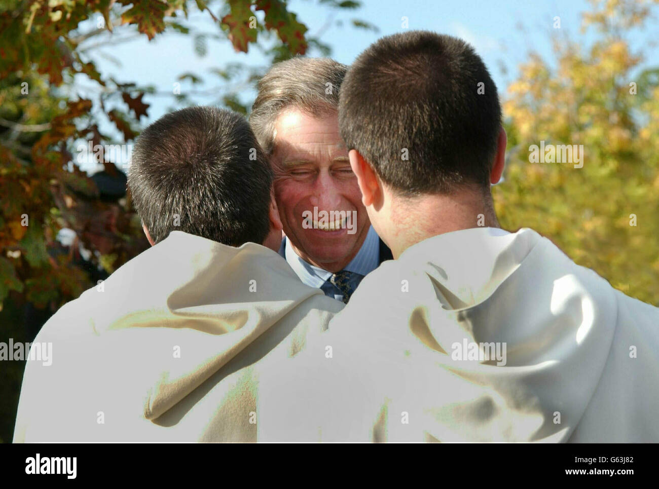 Prinz Charles trifft Mönche Stockfoto