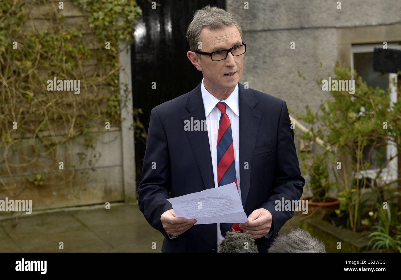 Der Sprecher des stellvertretenden Repräsentantenhauses Nigel Evans gibt in seiner Wohnung in Pendleton Lancashire eine Presseerklärung ab, in der er heute sagte, dass Vorwürfe, dass er einen Mann vergewaltigt und einen anderen sexuell missbraucht habe, "völlig falsch" seien. Stockfoto