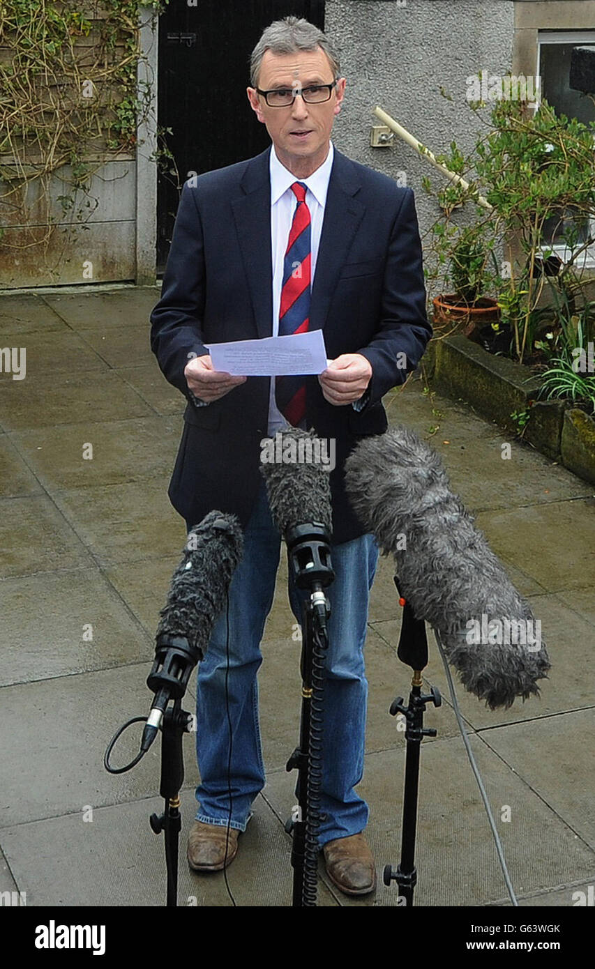 ALTERNATIVER ARTIKEL: Der Sprecher des stellvertretenden Repräsentantenhauses Nigel Evans gibt in seiner Wohnung in Pendleton Lancashire eine Presseerklärung ab, in der er heute sagte, dass Vorwürfe, dass er einen Mann vergewaltigt und einen anderen sexuell angegriffen habe, "völlig falsch" seien. Stockfoto