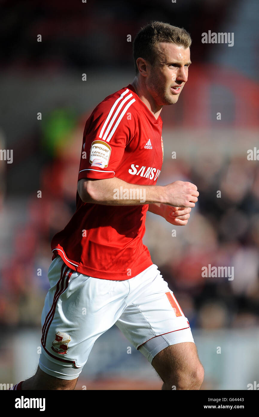 Fußball - Npower Football League One - Play Off - Semi Final - Hinspiel - Swindon Town V Brentford - County Ground Stockfoto