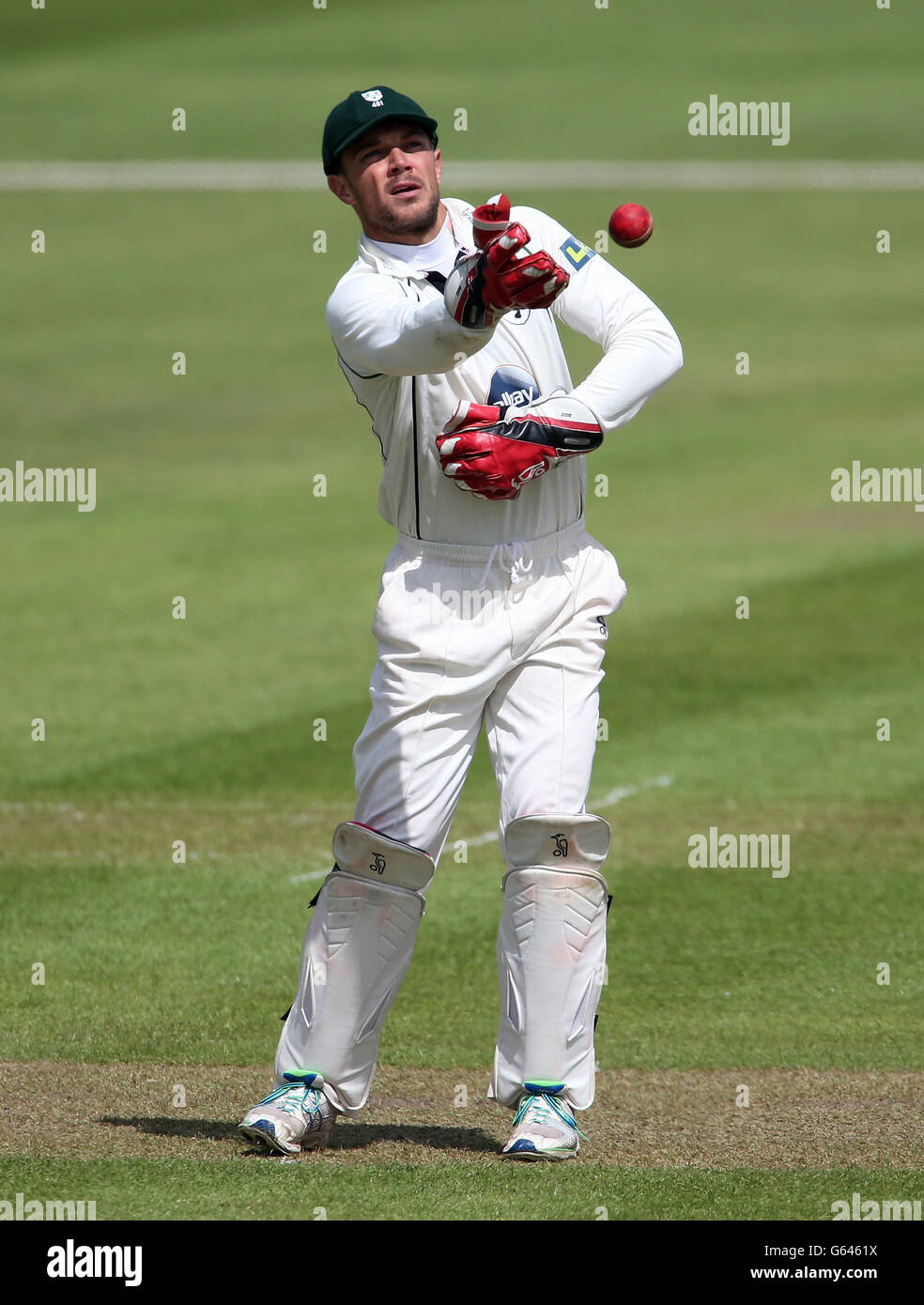 Der Worcestershire-Weltmeister Michael Johnson am ersten Tag des zweiten Spiels der LV County Championship Division in New Road, Worcester. Stockfoto