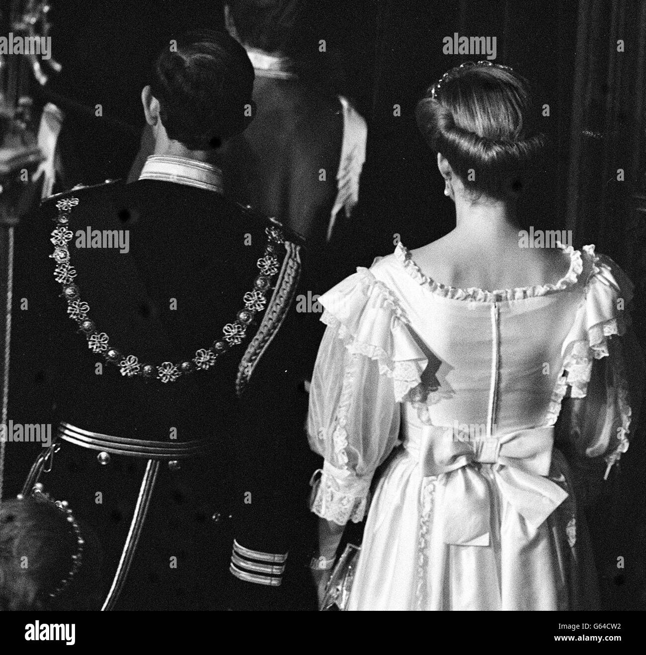 Der Prinz und die Prinzessin von Wales bei der Eröffnung des Parlaments, wo die Prinzessin ihre neue Frisur vorführen wollte. Stockfoto